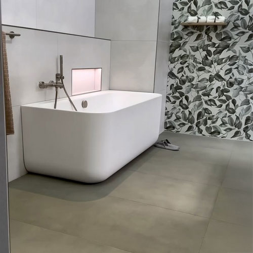 Freistehende Badewanne mit abgerundeten Ecken in Mattweiß.