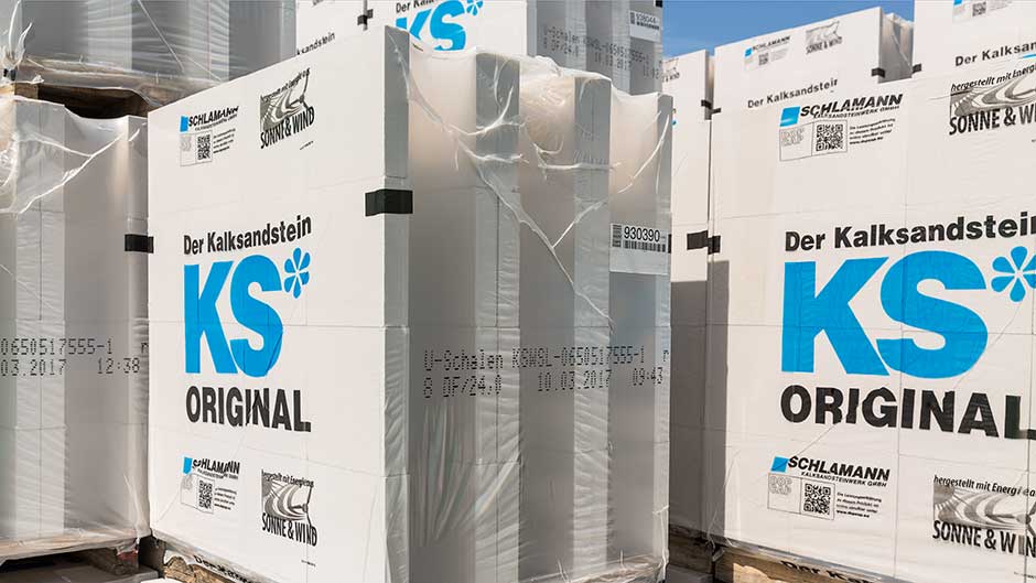 Dank unseres großen Baustofflagers sind Kalksandsteine für den Roh- und Hochbau sofort verfügbar.